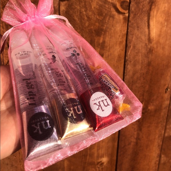 Nk Lip Gloss Set - Picture 2 of 2
